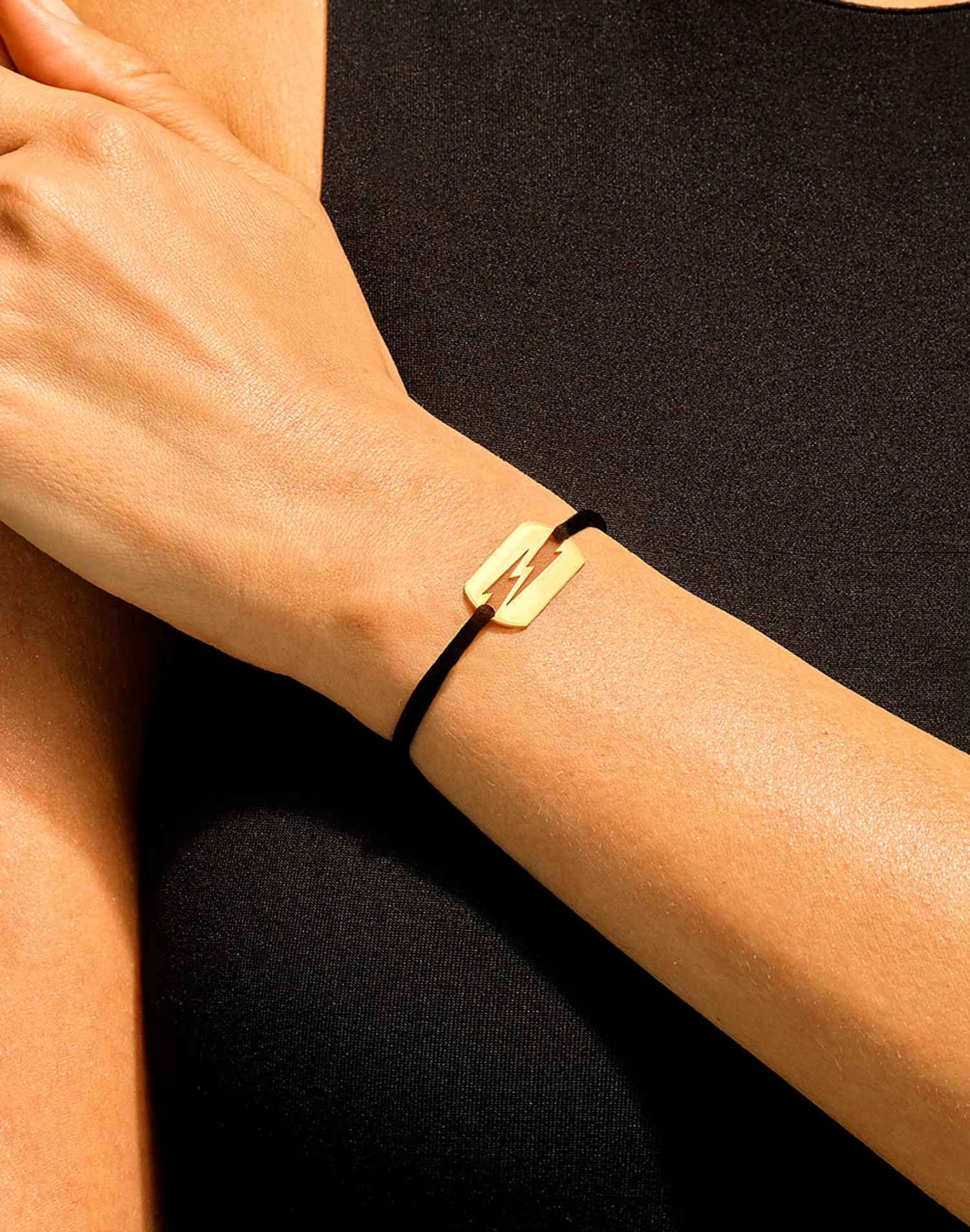 Bracelet sur cordon Akillis Love Tag en or jaune