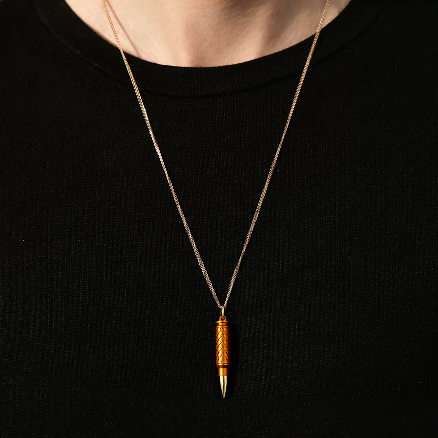 Pendentif Akillis chaîne cross Fatal Attraction en or rose et aluminium orange