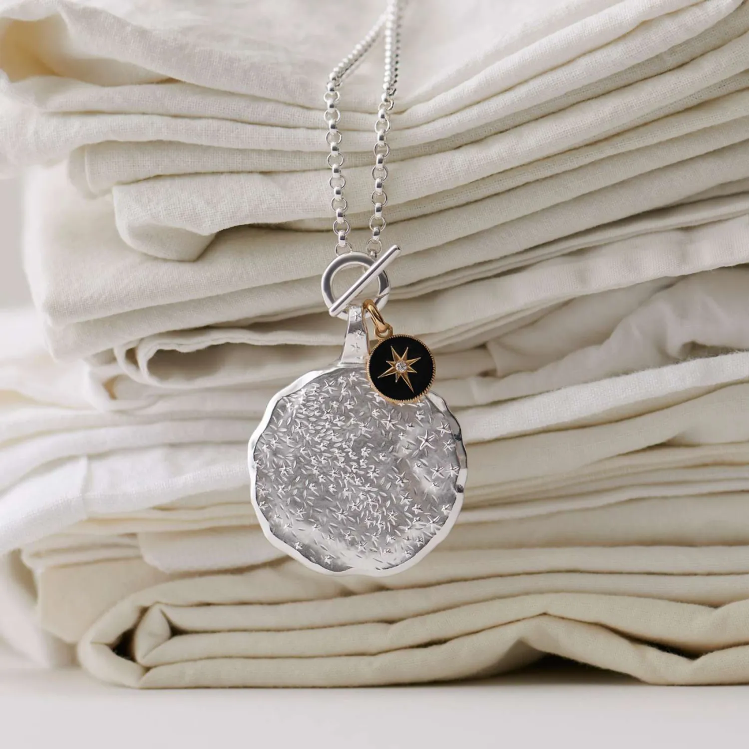 Pendentif Arthus Bertrand Etoile Noire Diamant