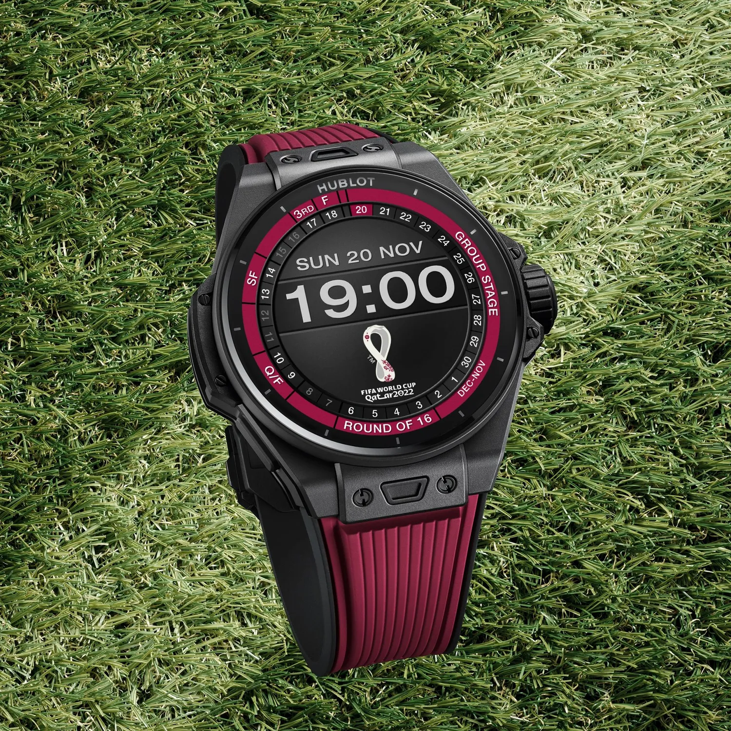 Montre BIG BANG E FIFA WORLD CUP QATAR 2022 Bracelets caoutchouc noir et noir doublé bourgogne, Boucle déployante, Cadran numérique Hublot