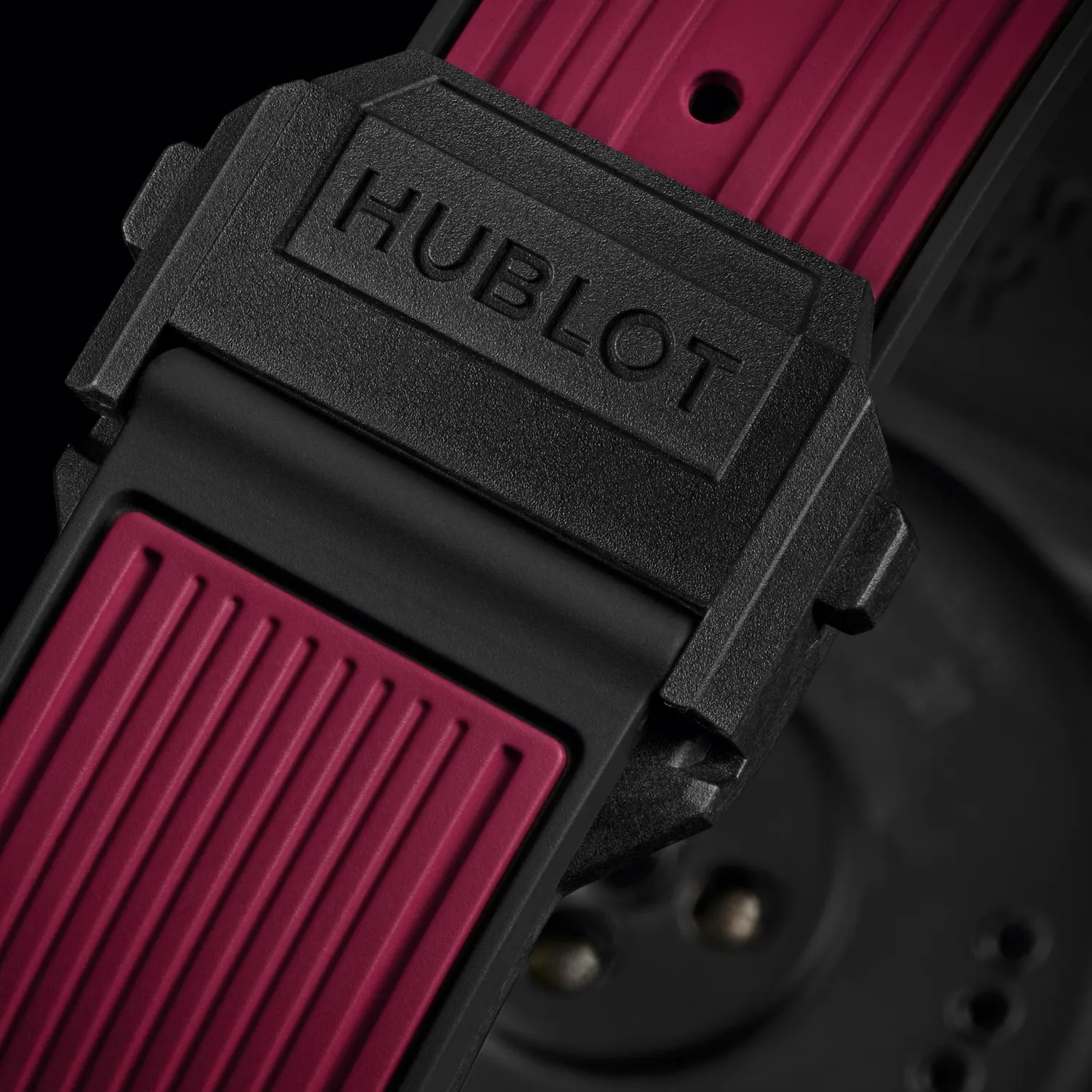 Montre BIG BANG E FIFA WORLD CUP QATAR 2022 Bracelets caoutchouc noir et noir doublé bourgogne, Boucle déployante, Cadran numérique Hublot