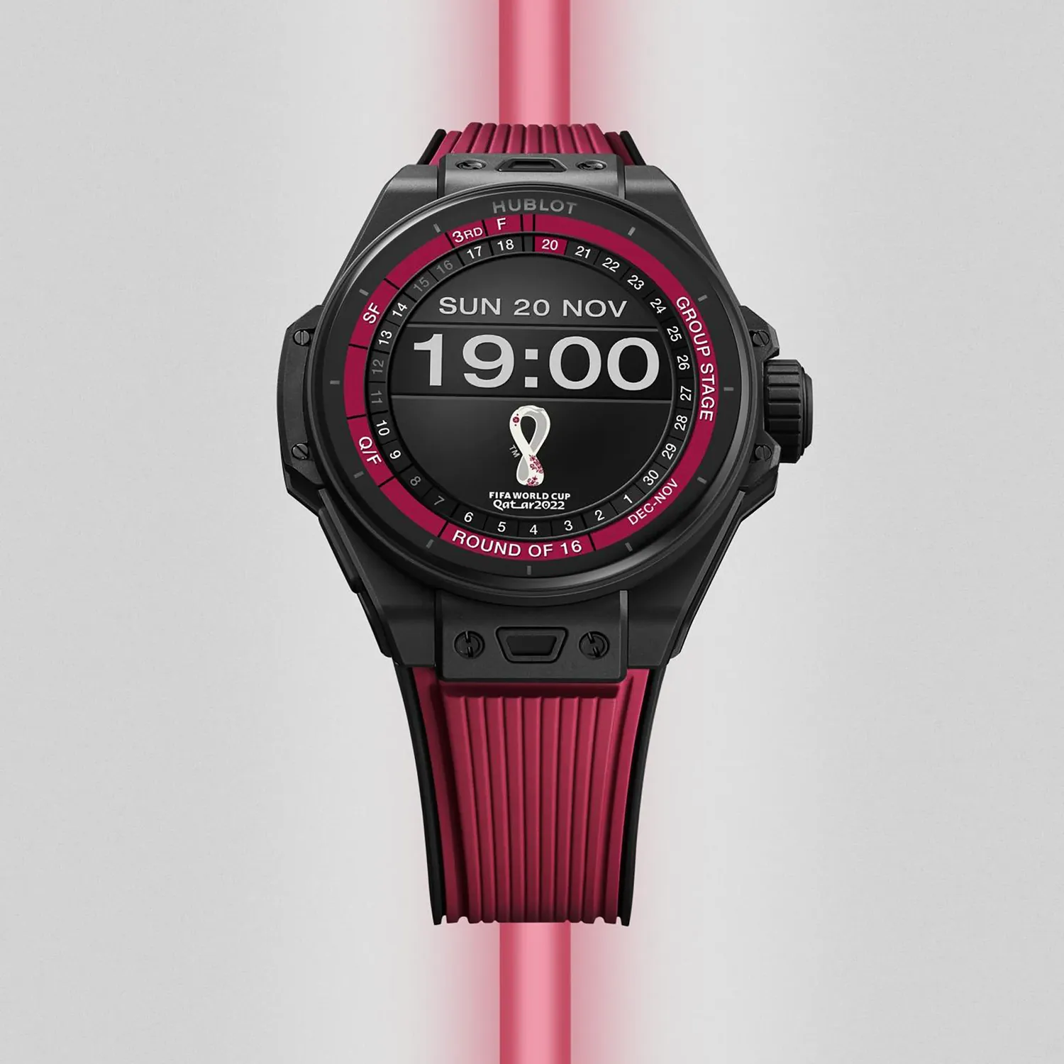 Montre BIG BANG E FIFA WORLD CUP QATAR 2022 Bracelets caoutchouc noir et noir doublé bourgogne, Boucle déployante, Cadran numérique Hublot
