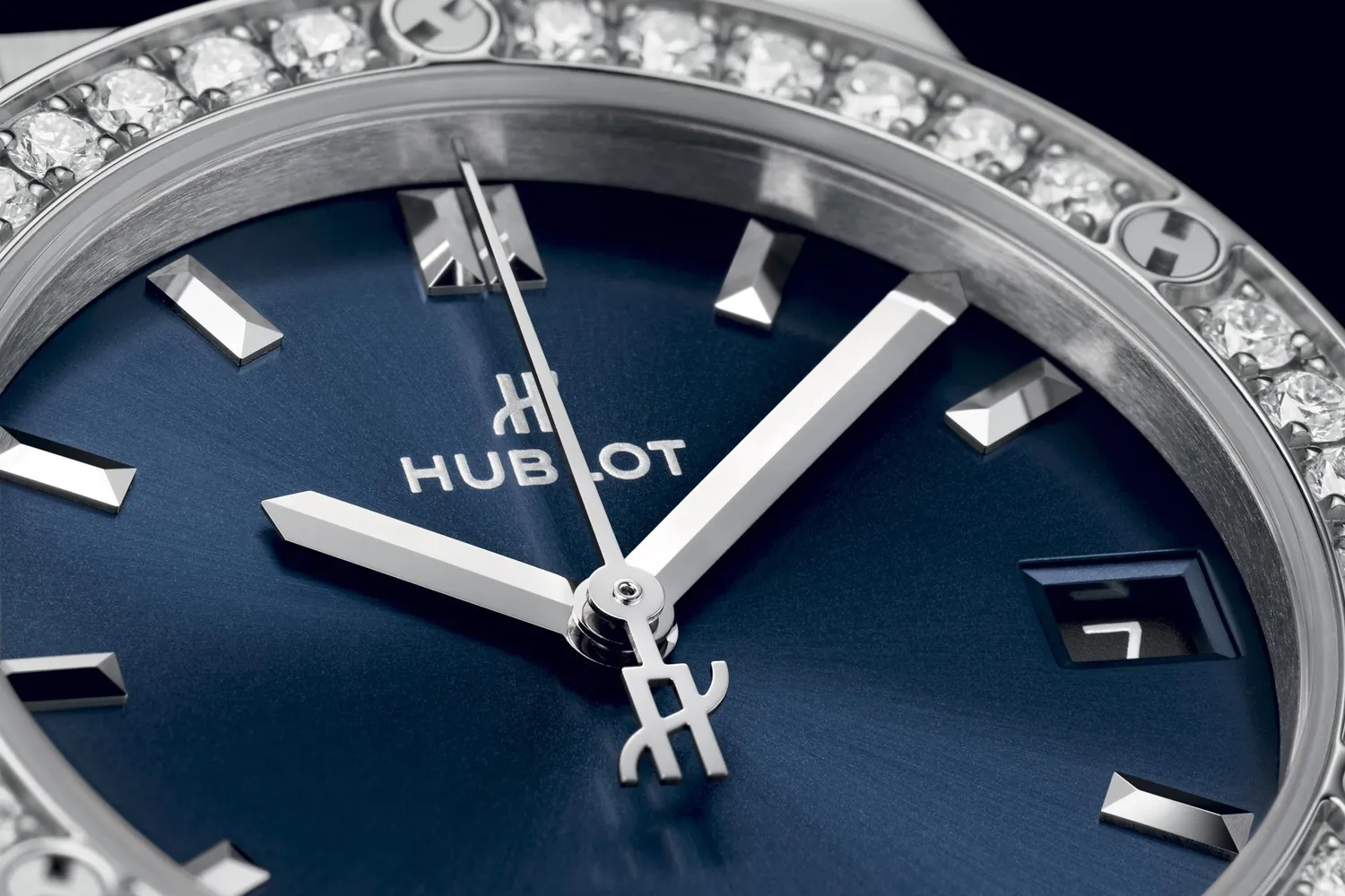 Montre Hublot Classic Fusion Titanium Blue Diamonds