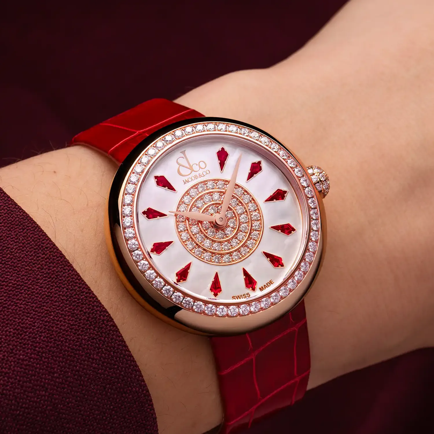 Montre Jacob Co Brilliant, Or rose, diamants et rubis