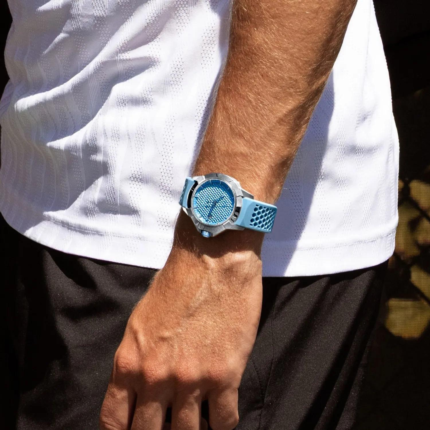 Montre EPIC X SPORT Electric blue, Bracelet caoutchouc nid d'abeille bleu clair, Boucle ardillon en acier, Cadran bleu clair motif diamant