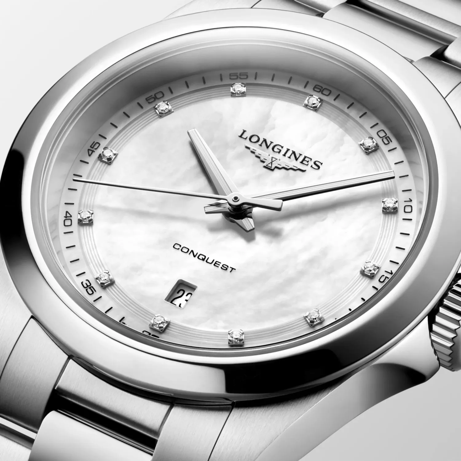 Montre CONQUEST Quartz, Bracelet acier, Cadran nacre blanche index diamants