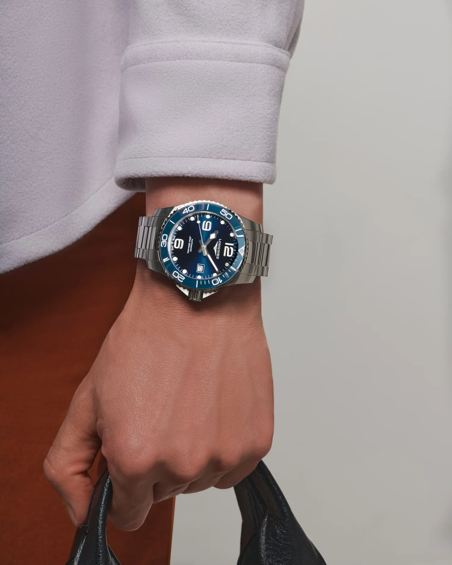 Montre HYDROCONQUEST lunette céramique Bracelet acier, Cadran bleu soleillé
