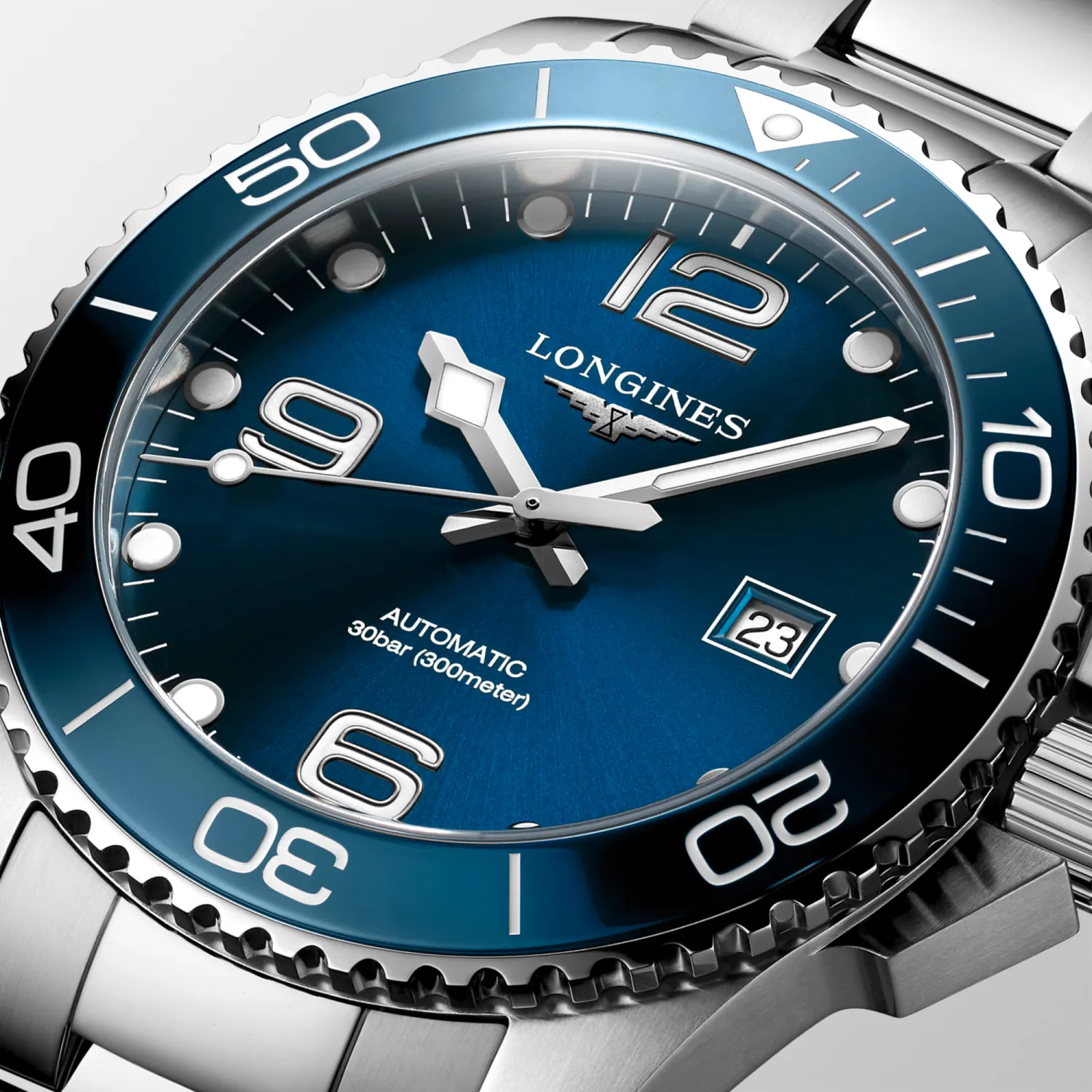 Montre HYDROCONQUEST lunette céramique Bracelet acier, Cadran bleu soleillé