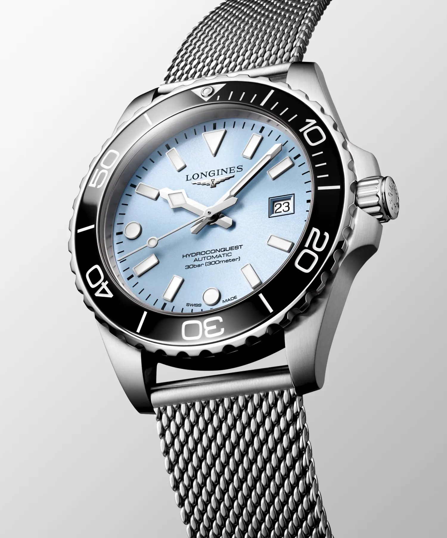 Montre HYDROCONQUEST lunette céramique noire, Bracelet Milanais acier, Cadran bleu givré soleillé