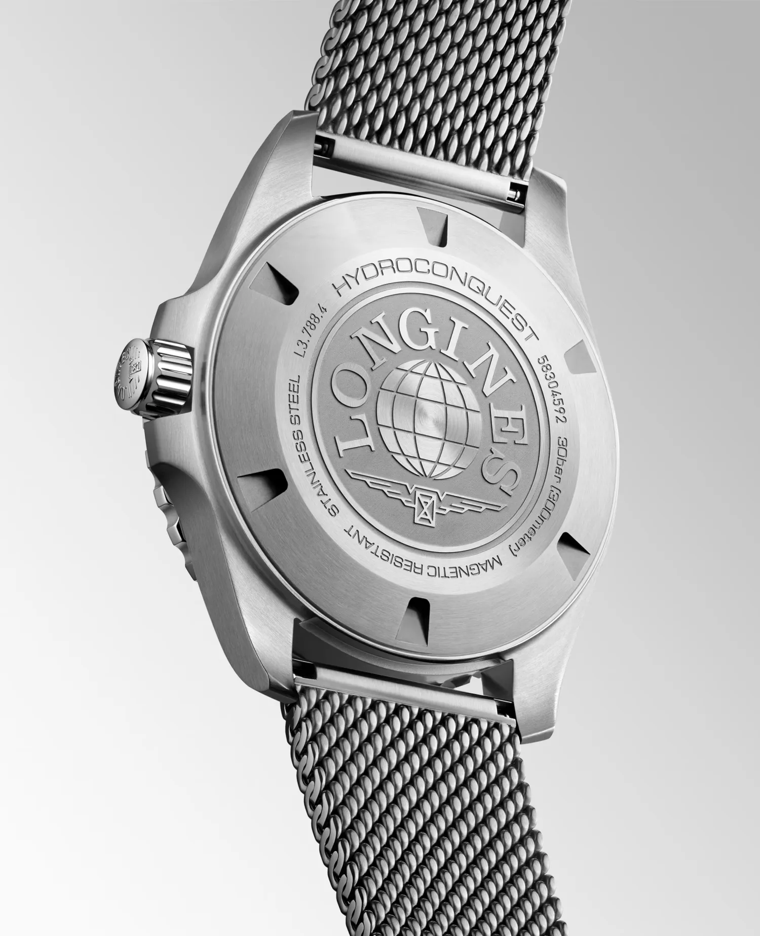 Montre HYDROCONQUEST lunette céramique noire, Bracelet Milanais acier, Cadran bleu givré soleillé