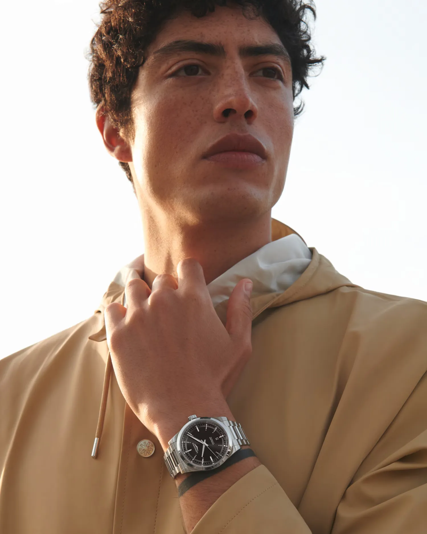 Montre Longines Conquest, Cadran noir soleillé