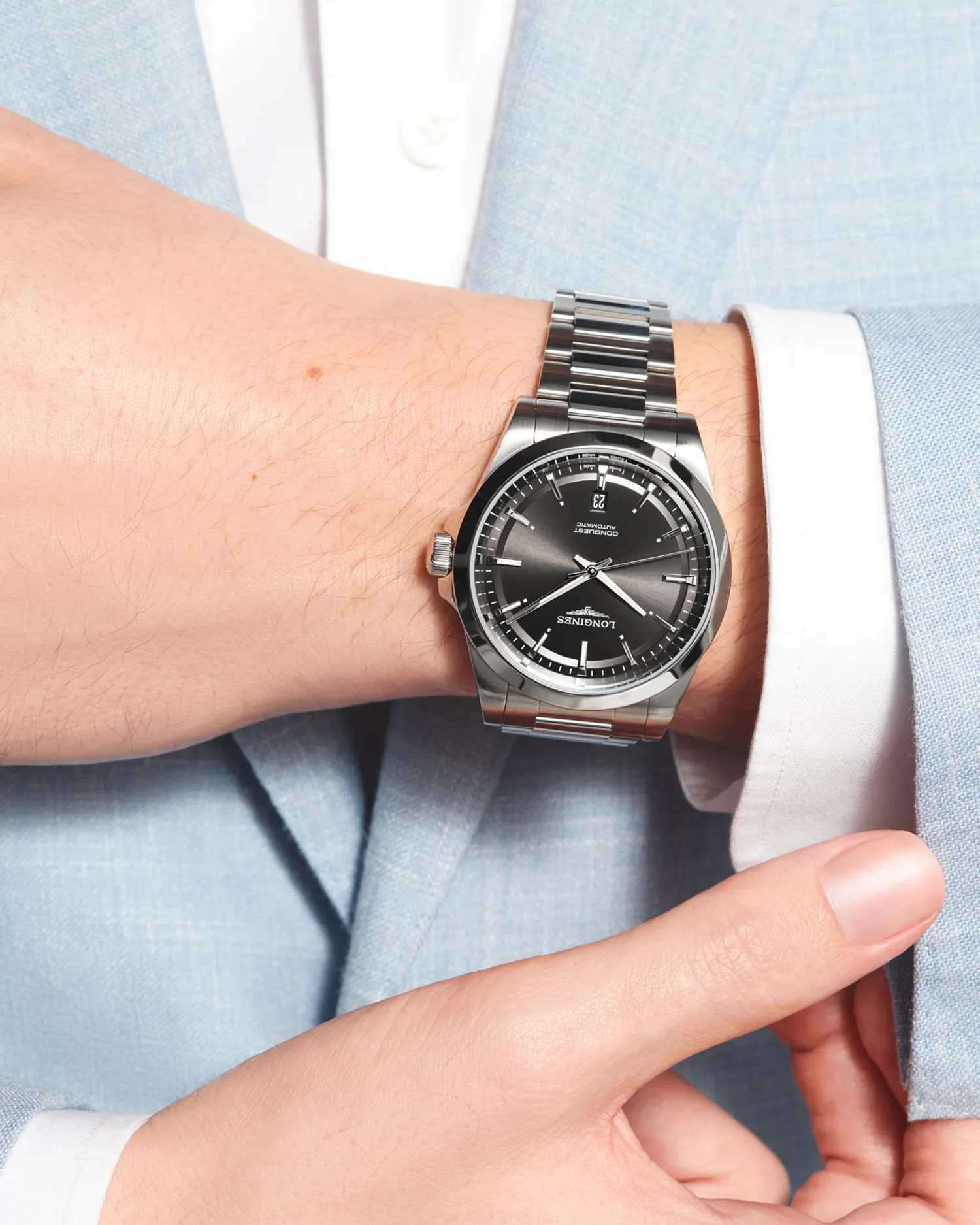 Montre Longines Conquest, Cadran noir soleillé