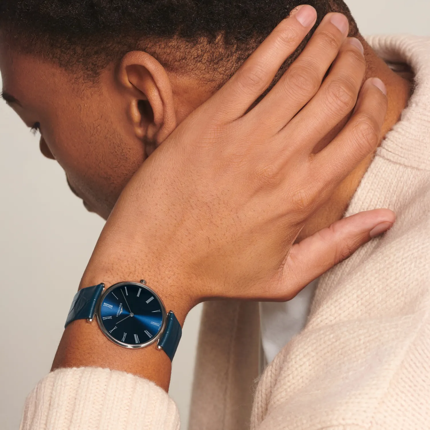 Montre LA GRANDE CLASSIQUE DE LONGINES Bracelet alligator bleu, Boucle ardillon, Cadran bleu soleillé