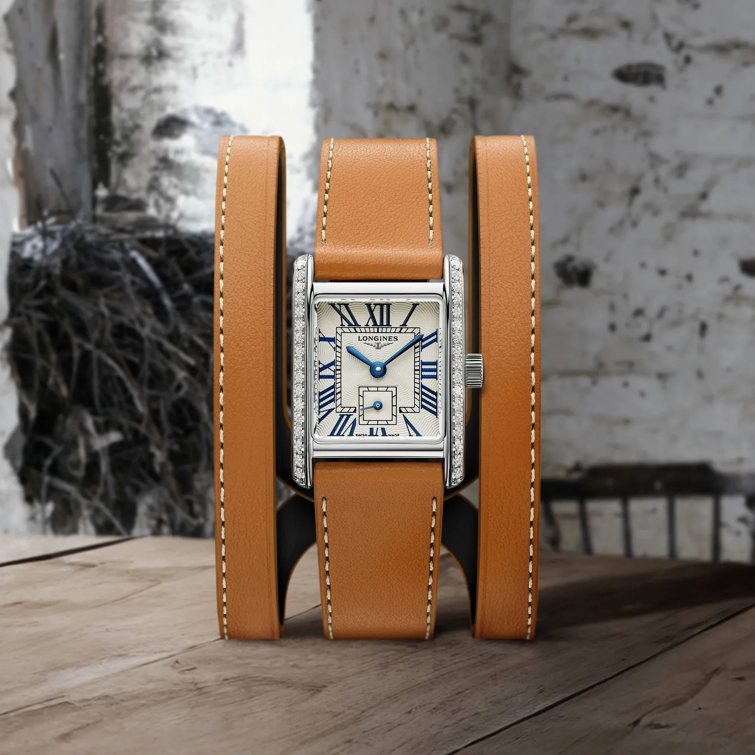 Montre Longines Mini DolceVita Sertie Diamants Bracelet Cuir Brun