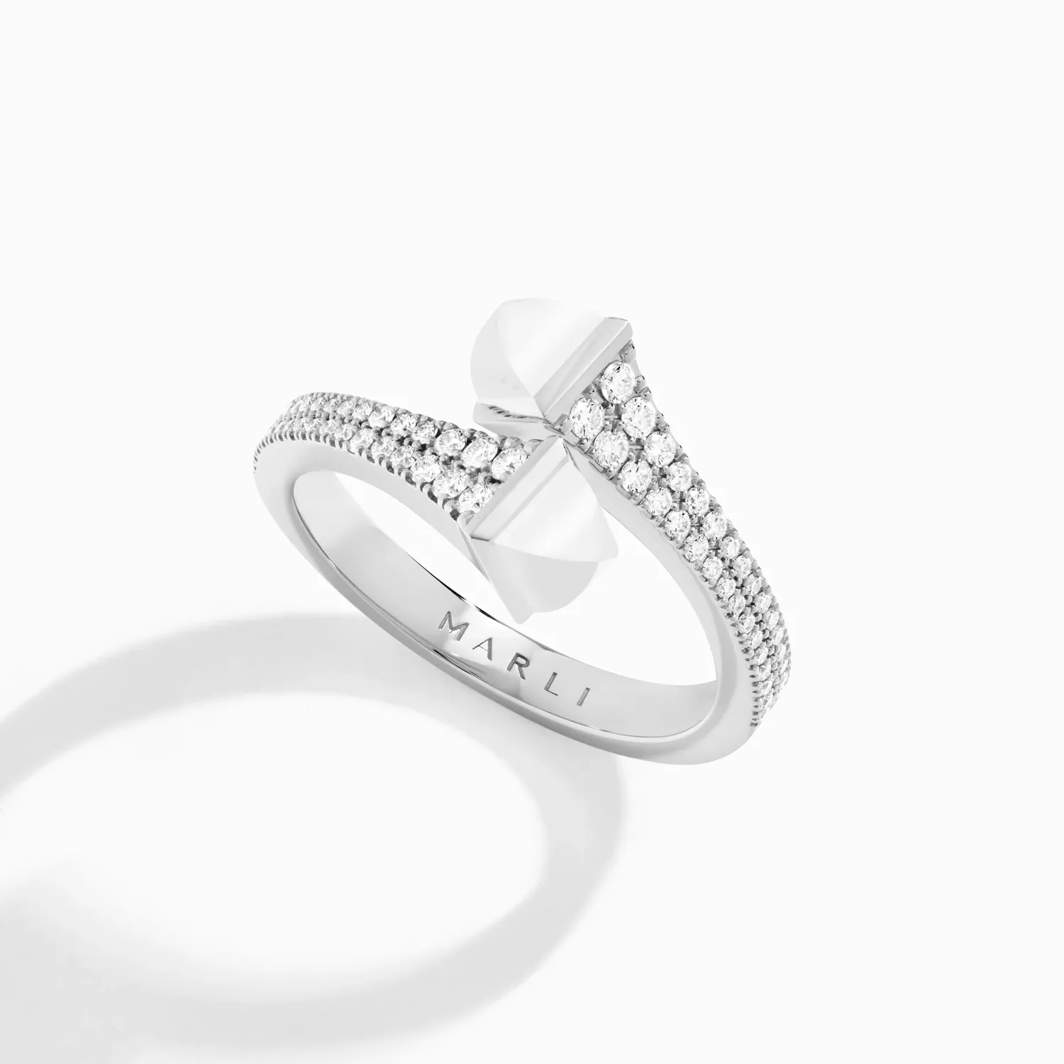 Bague Marli New York Cleo en Or blanc avec Agate Blanche