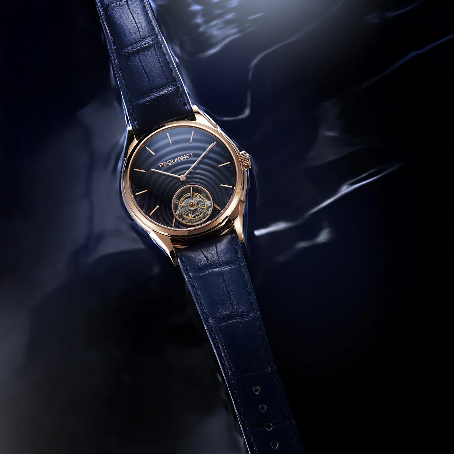 Montre ROYALE TOURBILLON n°1/24 Bracelet alligator bleu, Boucle ardillon en or rose, Cadran bleu texturé goutte d’eau