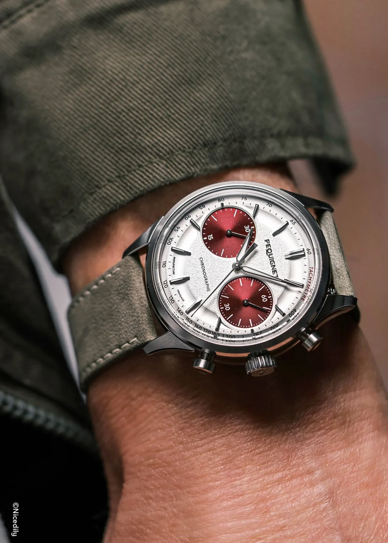 Montre ROYALE PARIS CHRONO, Bracelet cordura noir, Boucle déployante, Cadran argenté compteurs rouges