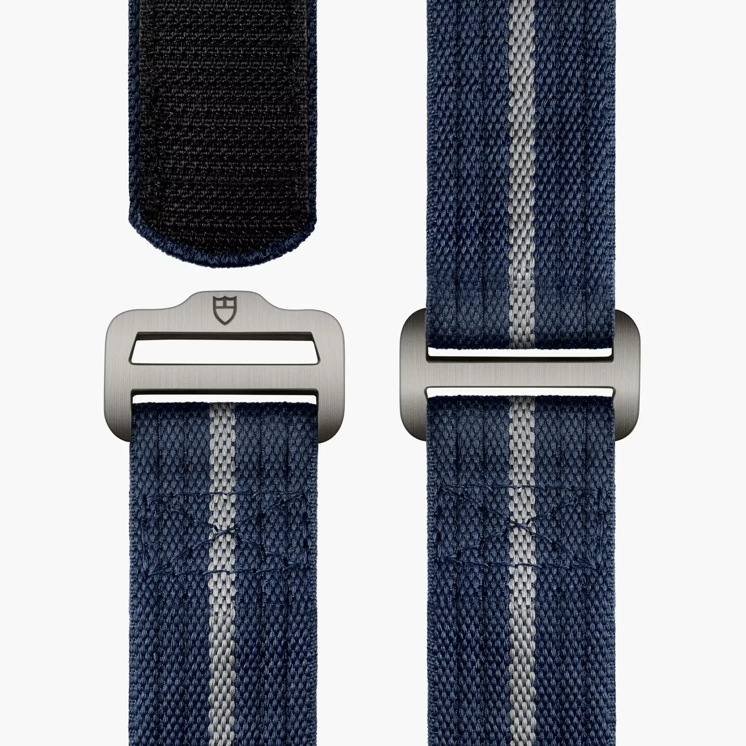 Montre PELAGOS FXD lunette céramique mate bleue, Bracelets tissu auto-grippant bleu marine avec bande grise et caoutchouc bleu marine motif tissé et boucle ardillon en titane, Cadran bleu marine index