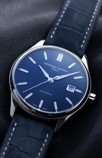Montre CLASSICS Index Automatic Bracelet acier, Cadran bleu mat