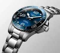 Montre HYDROCONQUEST lunette céramique Bracelet acier, Cadran bleu soleillé