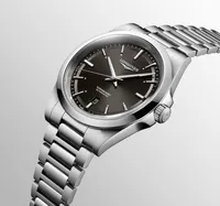 Montre Longines Conquest, Cadran noir soleillé