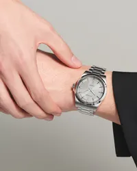 Montre CONQUEST Bracelet acier, Cadran argenté soleillé