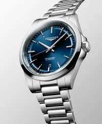 Montre Longines Conquest, Cadran bleu soleillé