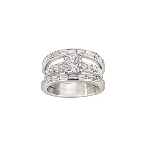 Ring with 3 cushion-cut diamond rings, set with baguette and princess-cut diamonds in palladium-plated white gold. T.53 - CREATIONS JULIAN