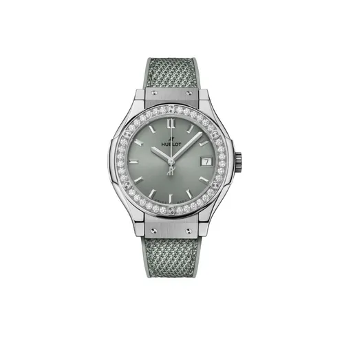 Montre CLASSIC FUSION TITANIUM SAGE GREEN DIAMONDS, Bracelet caoutchouc et tissu vert sauge, Boucle déployante acier, Cadran soleillé vert sauge satiné - HUBLOT