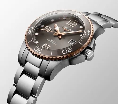 Montre HYDROCONQUEST lunette céramique PVD ros, Bracelet acier, Cadran gris soleillé - LONGINES