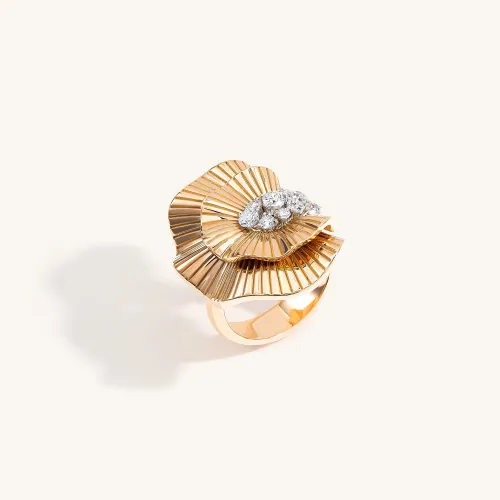 Bague Palmiero Rays of Sun en or rose et diamants.