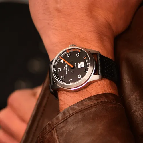 Montre GT TOUR, Bracelets veau noir perforé et NATO, Boucle déployante, Cadran noir mat - RESERVOIR