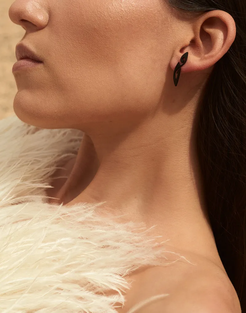 Boucles d'oreilles puces Akillis Tattoo en titane dlc noir - AKILLIS