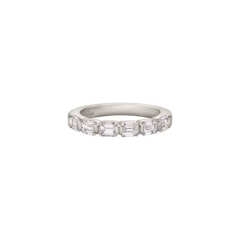 Demi Alliance ligne diamants taille émeraude en or blanc palladié - CREATIONS JULIAN