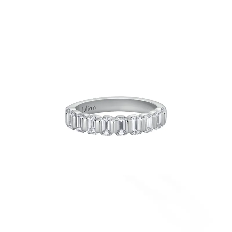 Demi Alliance diamants taille émeraude en or blanc palladié - CREATIONS JULIAN