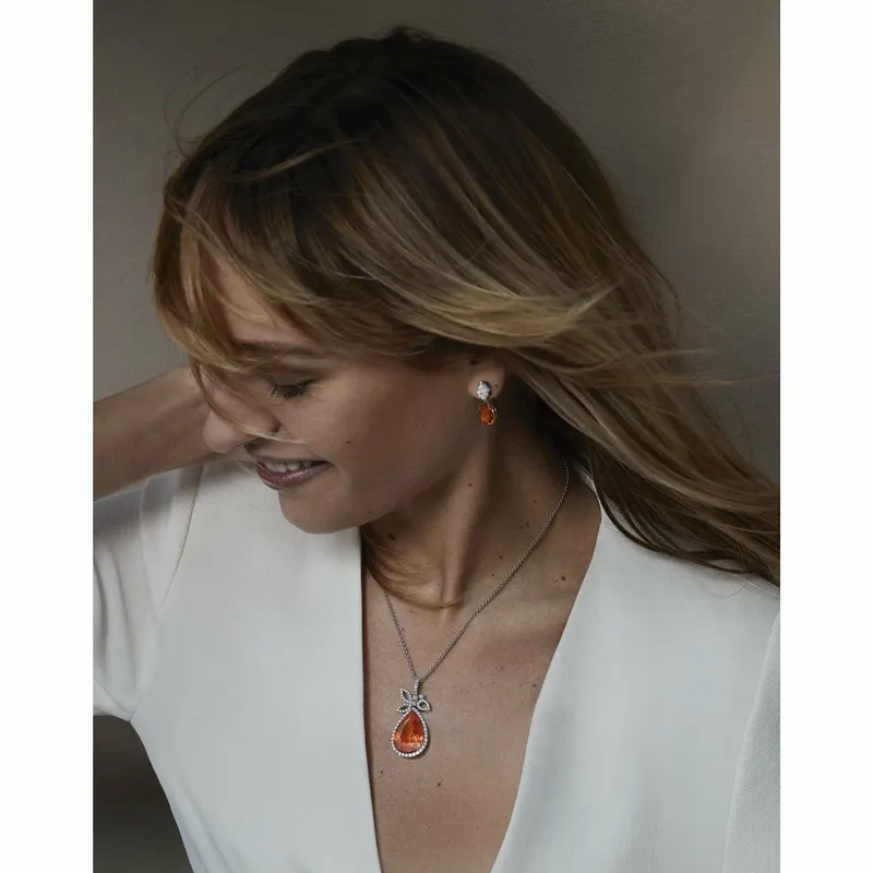 Boucles d'oreilles en or blanc et or rose, grenats spessartites et diamants blancs - CREATIONS JULIAN