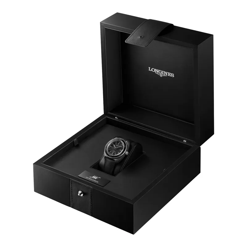 Montre Longines Ultra-Chron Carbon - LONGINES