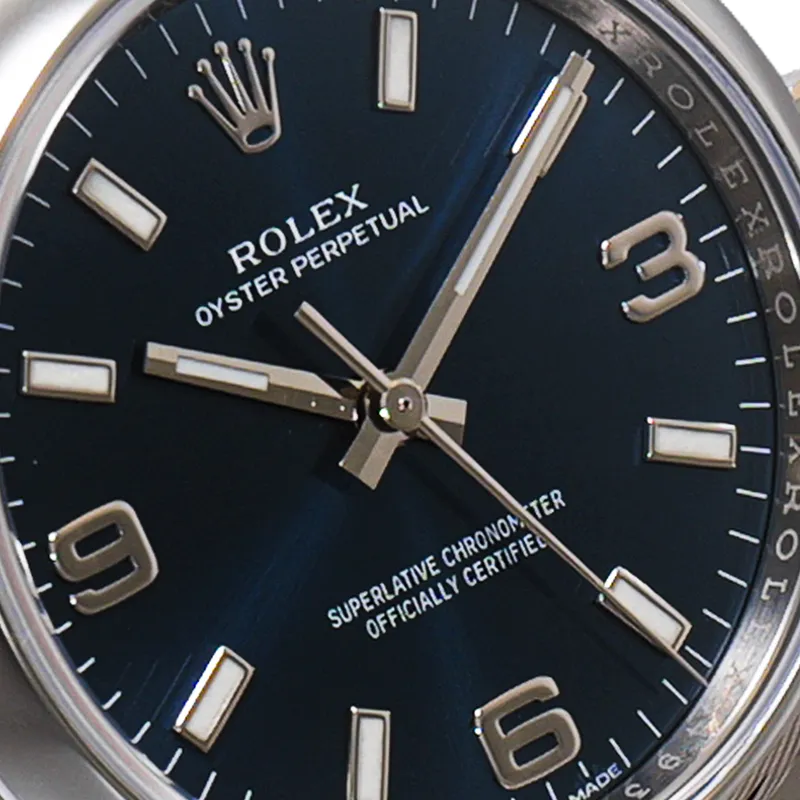 Oyster Perpetual en acier, cadran bleu, lunette lisse, bracelet oyster acier — 114200 - vue 3