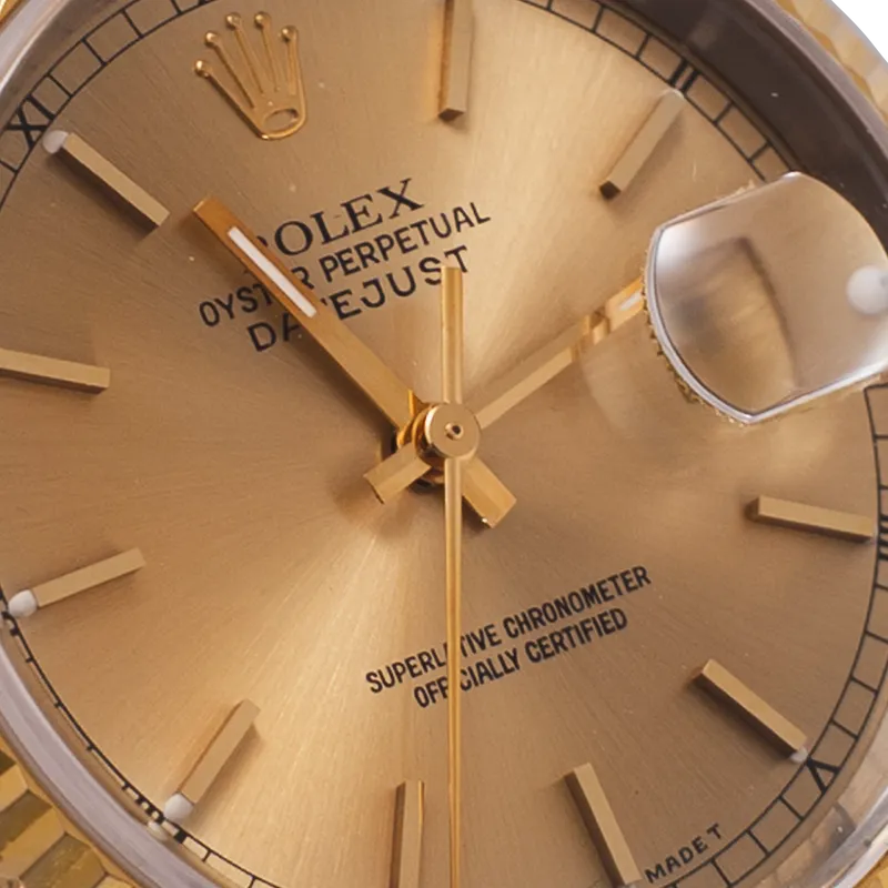 Datejust 36mm en or jaune/acier, cadran or jaune, lunette cannelée, bracelet jubilé or jaune/acier — 16233 - vue 3