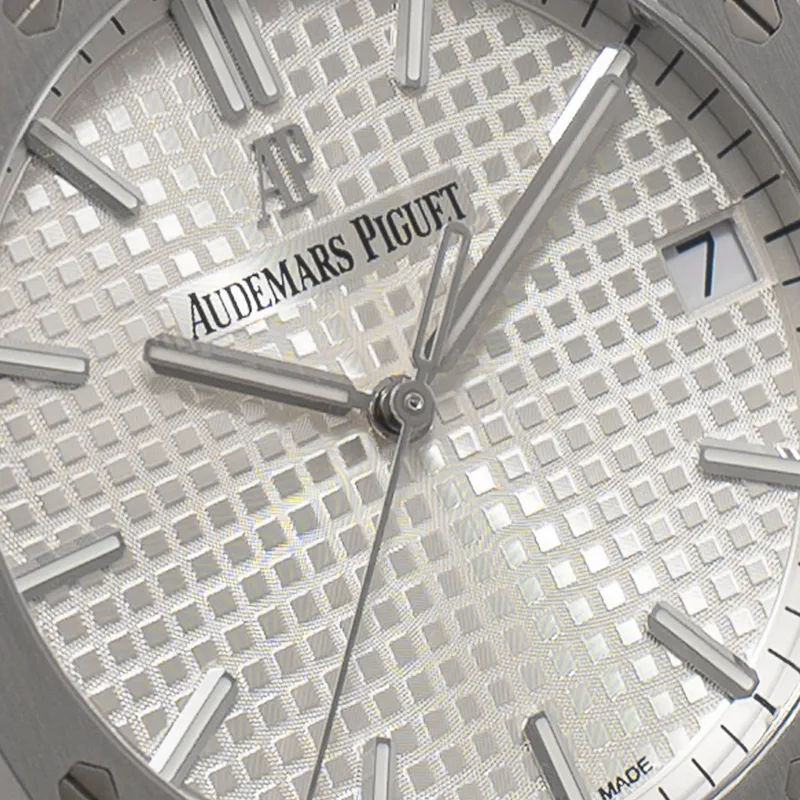 Royal Oak Automatic 41mm en acier, cadran blanc Grande Tapisserie, bracelet acier — 15500ST.OO.1220ST.04 - vue 3