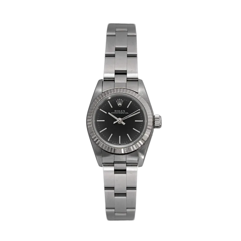 Oyster Perpetual 26mm en acier, cadran noir, lunette cannelée, bracelet oyster acier