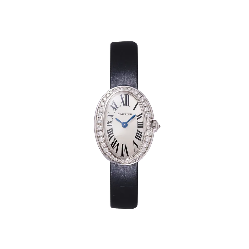 Baignoire en or blanc , lunette sertie, sur bracelet satin BA en or blanc. 