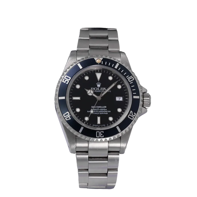 Sea-Dweller 40mm en acier, cadran noir, lunette noir patine bleu, bracelet oyster acier 