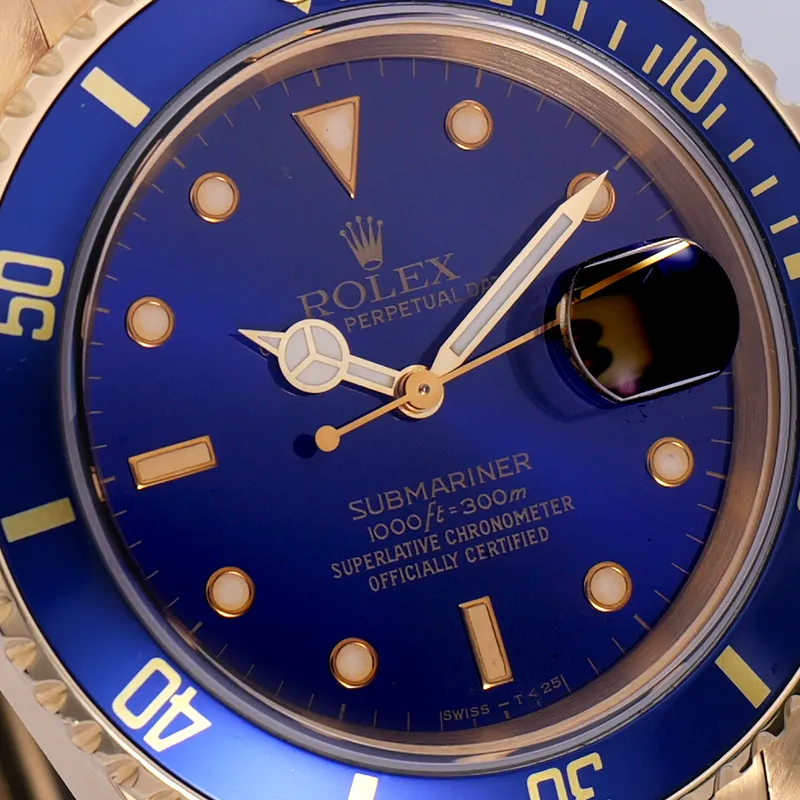 Submariner 40mm or jaune, cadran bleu soleillé, lunette bleu, bracelet oyster or jaune — 16618 - vue 3