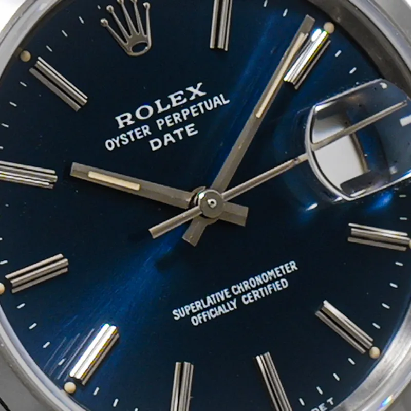 Oyster Perpetual Date 34mm en acier, cadran bleu, lunette lisse, bracelet Oyster acier — 15200 - vue 3