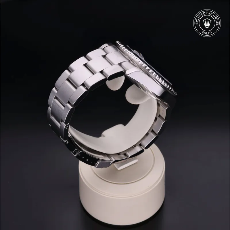 Vue 360 degrés de la Rolex Oyster Perpetual - 16710BLRO