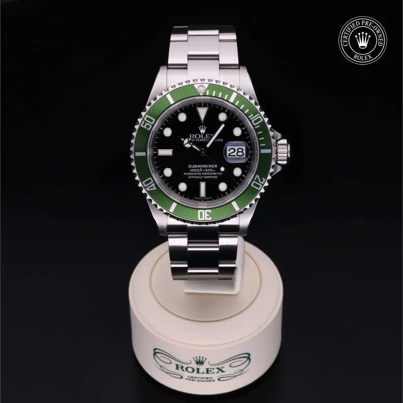 Vue 360 degrés de la Rolex Submariner - 16610LV