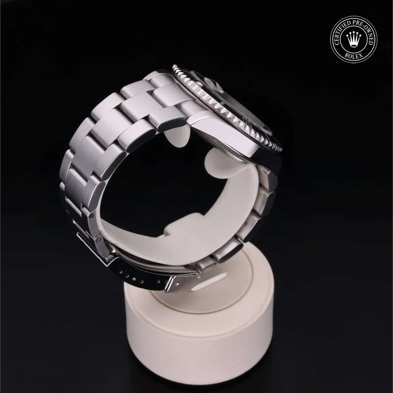 Vue 360 degrés de la Rolex Submariner - 16610LV