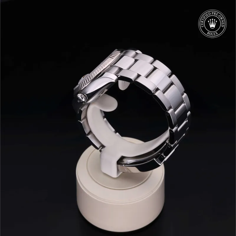 360 degree view of the Rolex Date - 115234