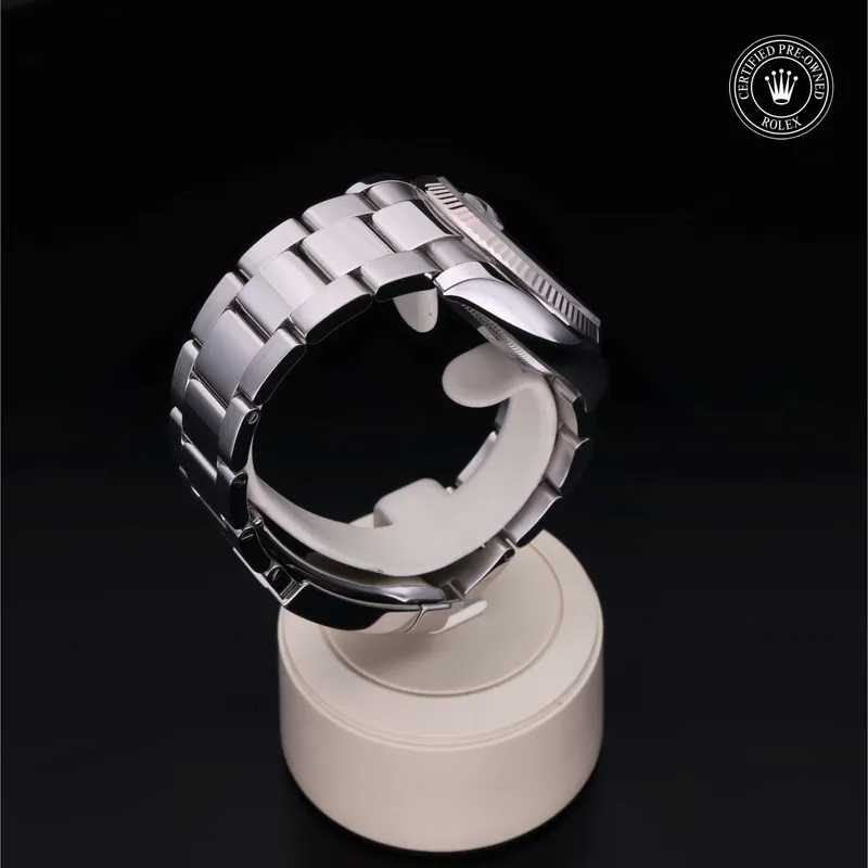 360 degree view of the Rolex Date - 115234